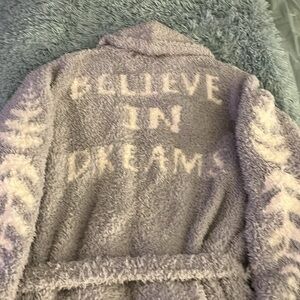 BAREFOOT DREAMS COZY CHIC BELIEVE IN DREAMS ROBE w MATCHING SOCKS size 2
